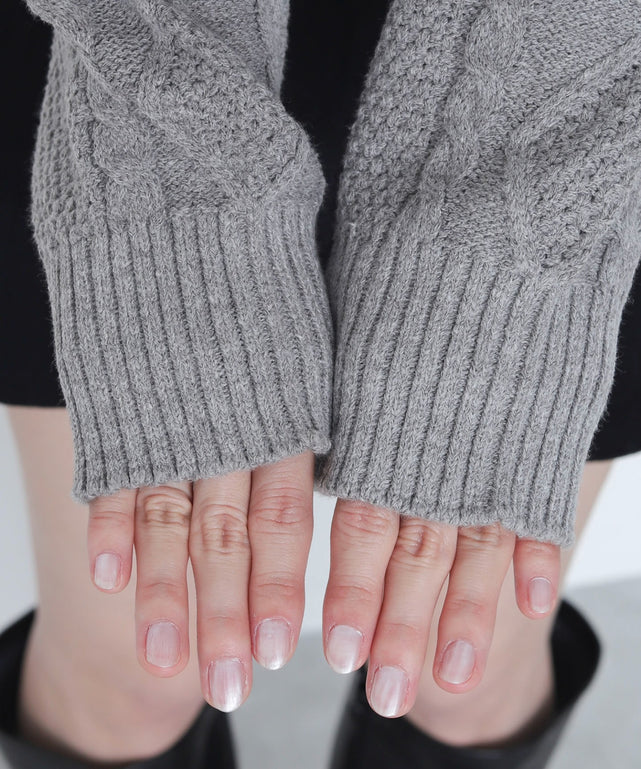 ケーブルニット