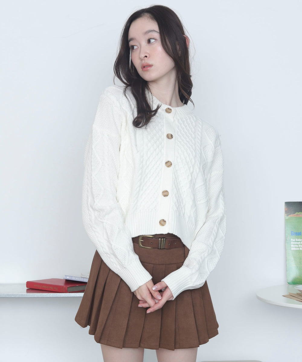 ホワイト　モデル：163cm M着用