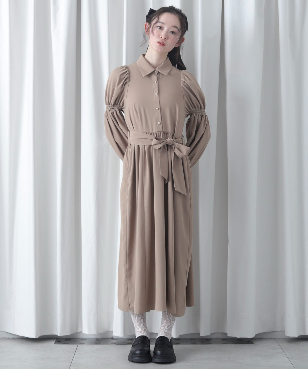 ベージュ　モデル：163cm M着用