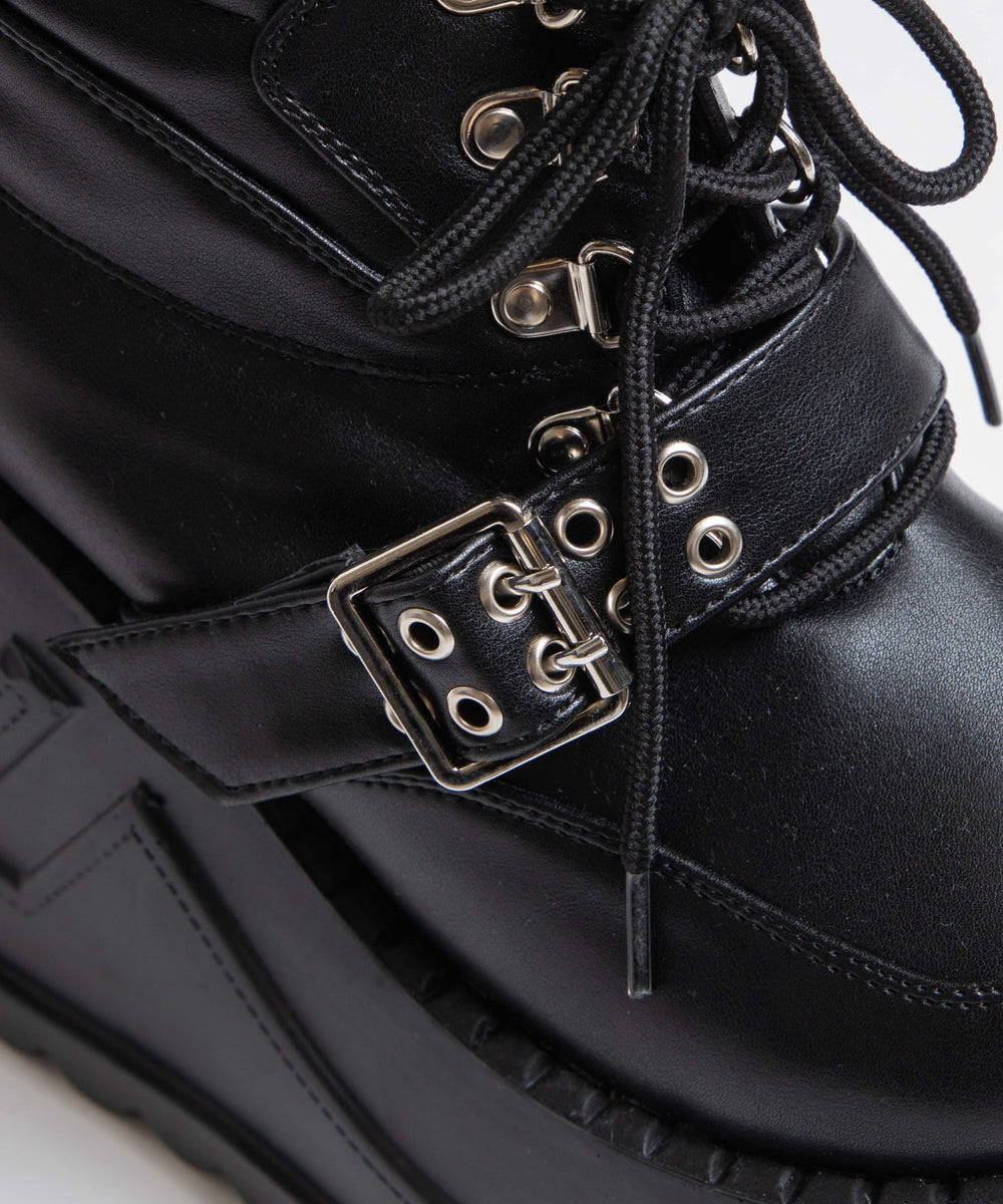 世界が広く見えちゃう靴 《新色登場》