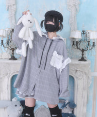 バブみでヤバみなフードシャツ