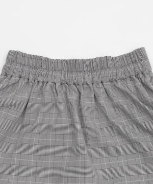 バブみでヤバみなフリフリスカート