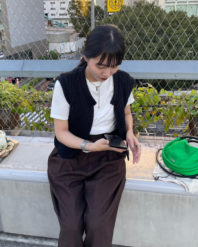 コンパクトニットベスト