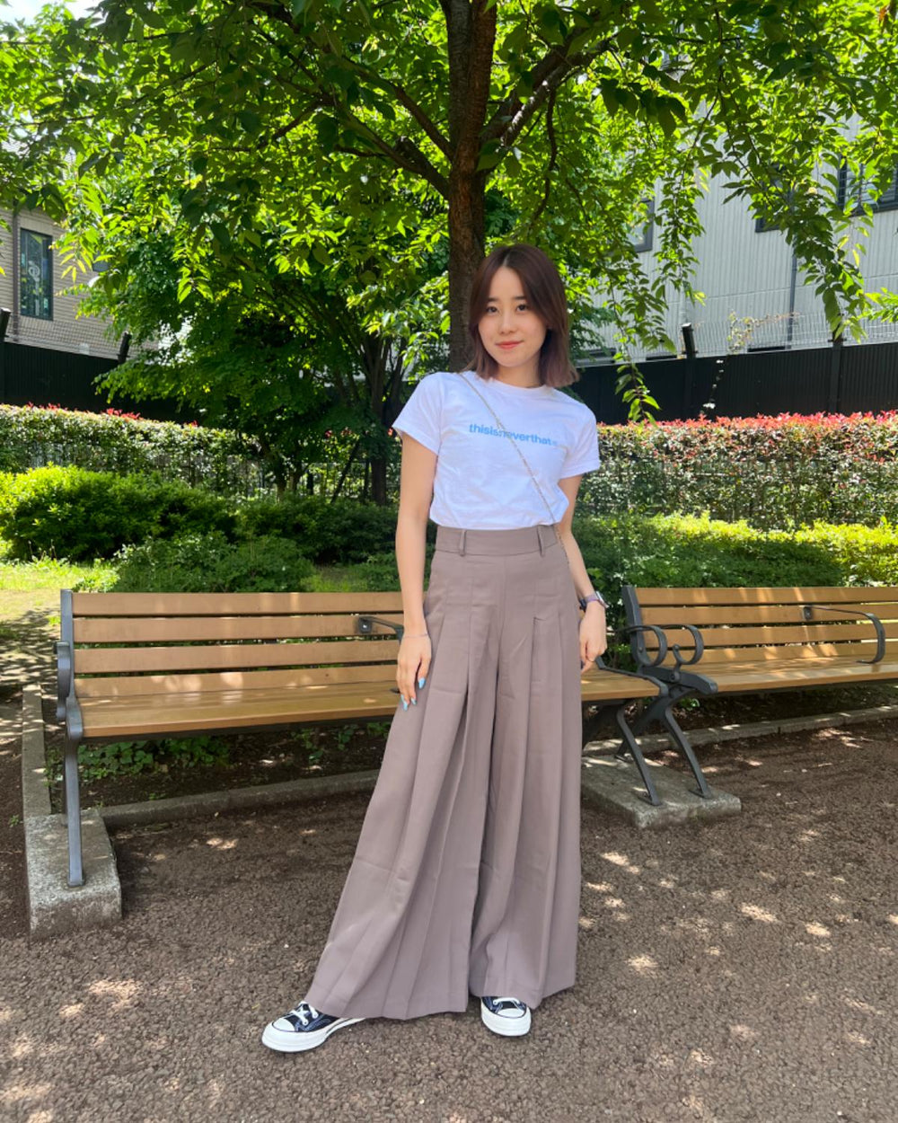 タックワイドフレアパンツ