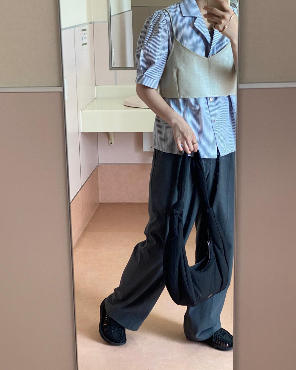 パフスリーブストライプシャツ