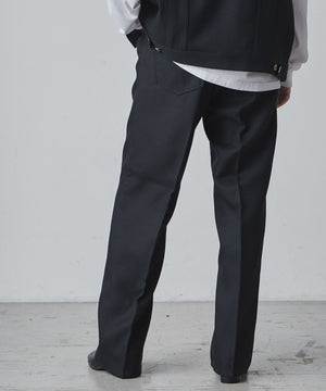 ブラック モデル：170cm L着用