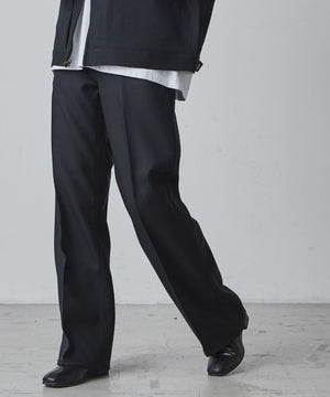 ブラック モデル：170cm L着用