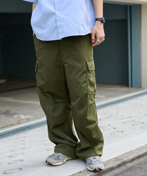 カーキ モデル:178cm Lサイズ着用