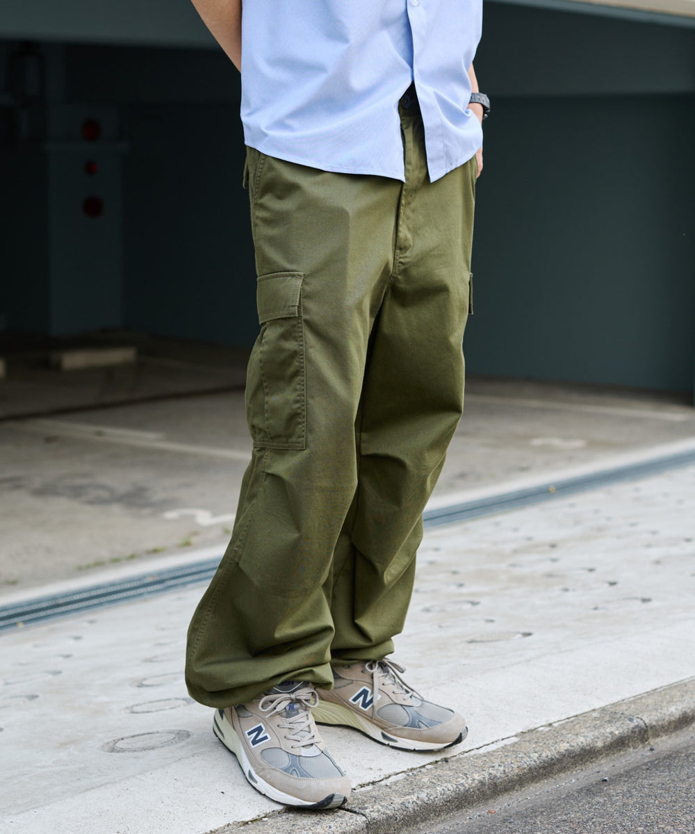 カーキ モデル:178cm Lサイズ着用