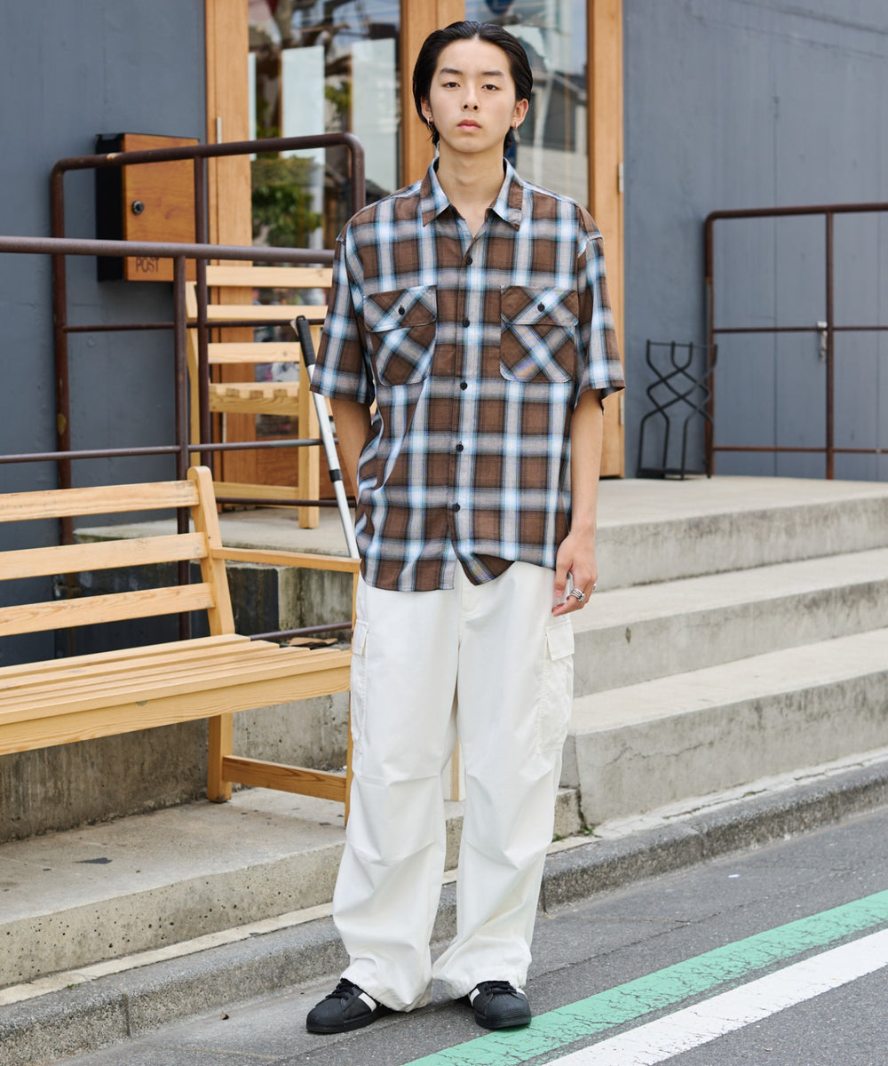 ホワイト モデル:178cm Lサイズ着用