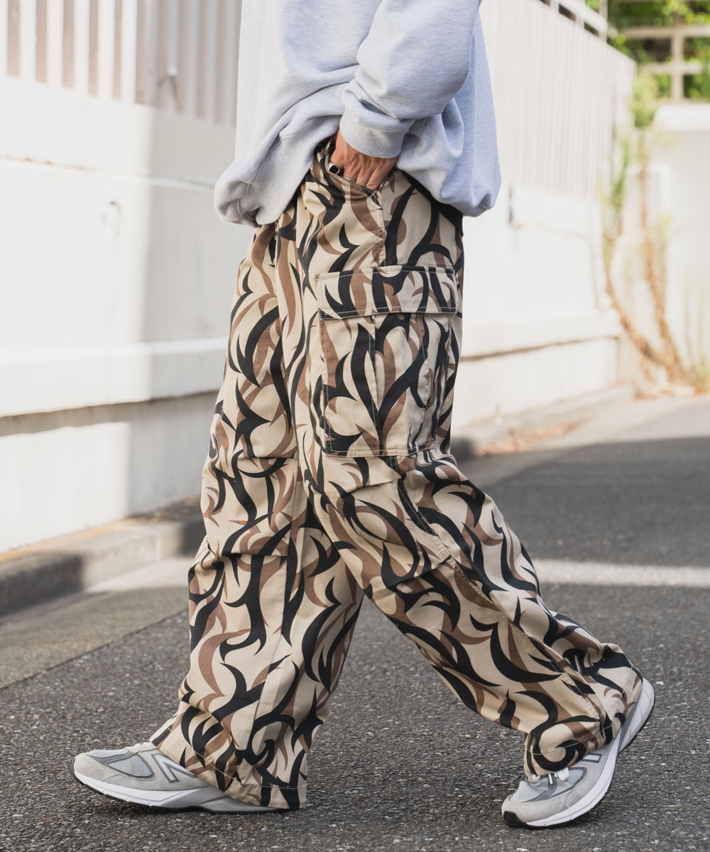 柄2 モデル:178cm Lサイズ着用