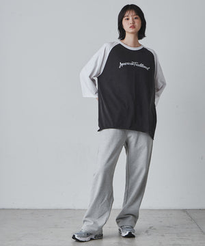 ブラックその他 モデル：170cm M着用