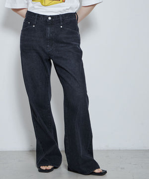 ブラック モデル：167cm M着用