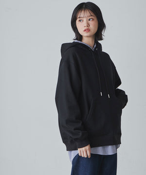 ブラック モデル：170cm M着用