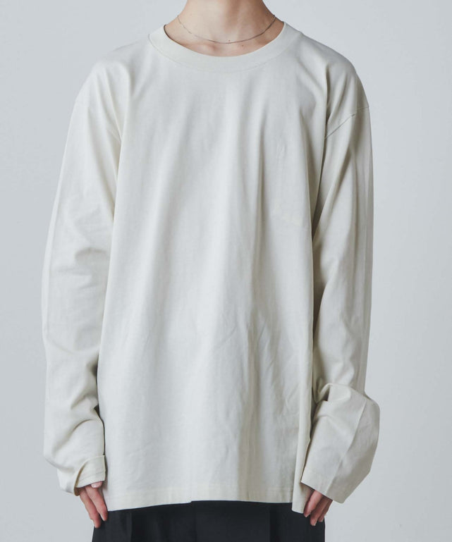 オフホワイト モデル：172cm L着用