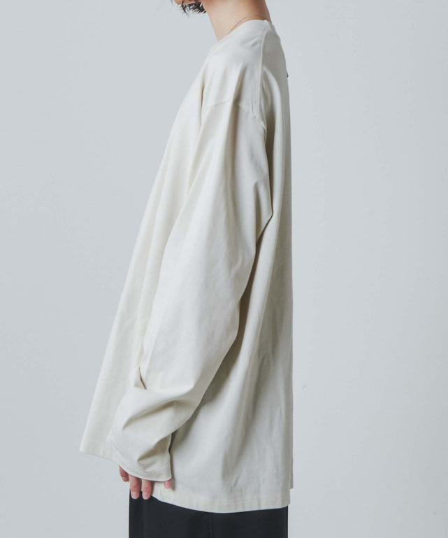 オフホワイト モデル：172cm L着用