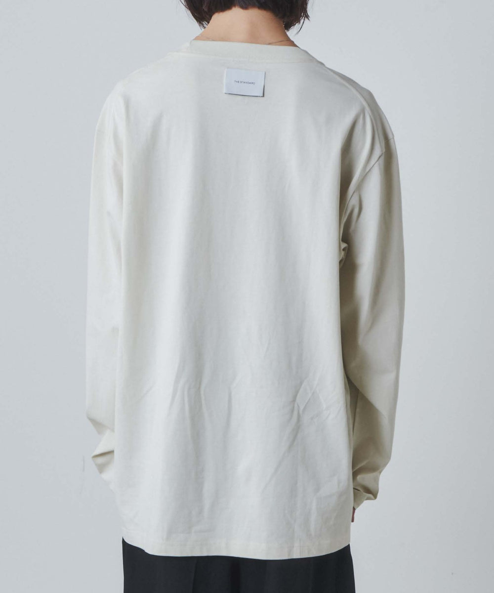 オフホワイト モデル：172cm L着用