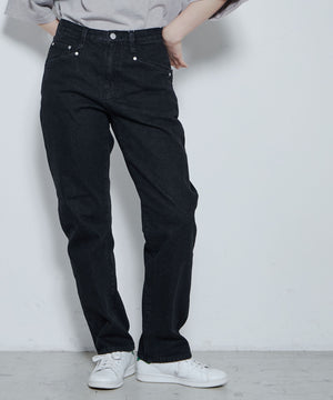 スリムストレートデニムパンツ