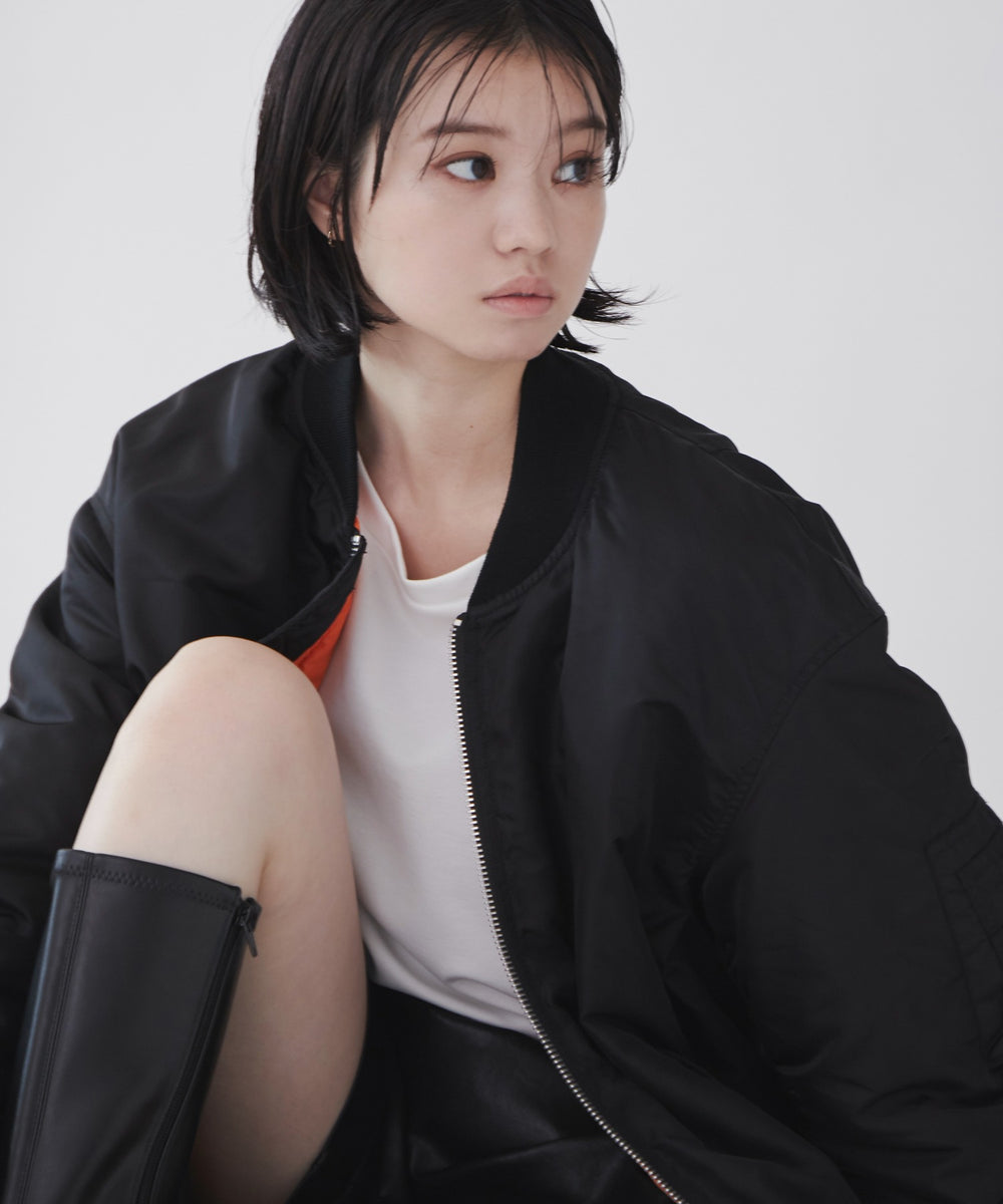 ブラック モデル：170cm M着用