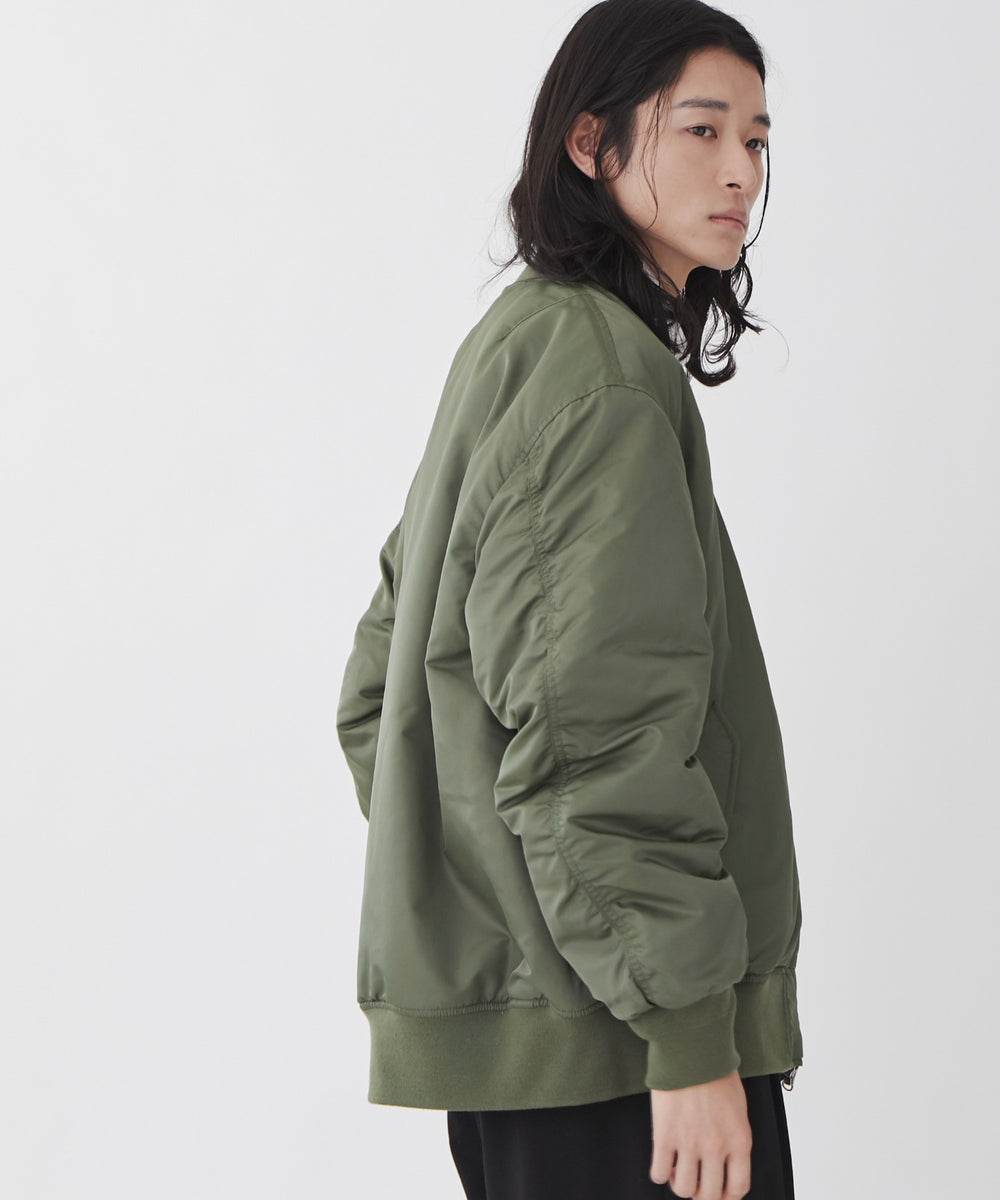 カーキ モデル：181cm L着用