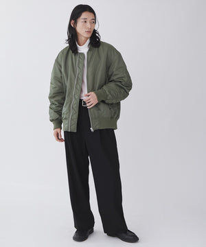 カーキ モデル：181cm L着用