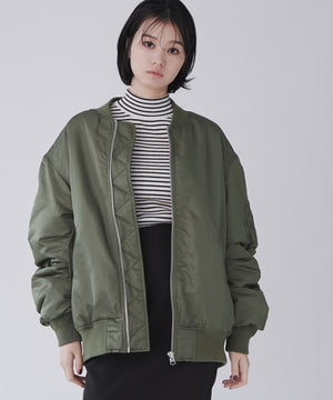 カーキ モデル：170cm M着用