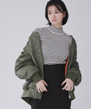 カーキ モデル：170cm M着用