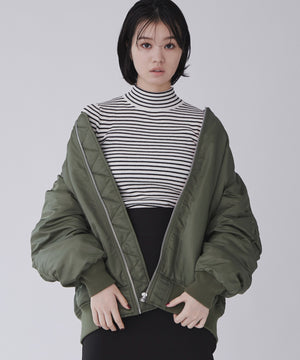 カーキ モデル：170cm M着用