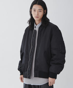 ブラック モデル：181cm L着用