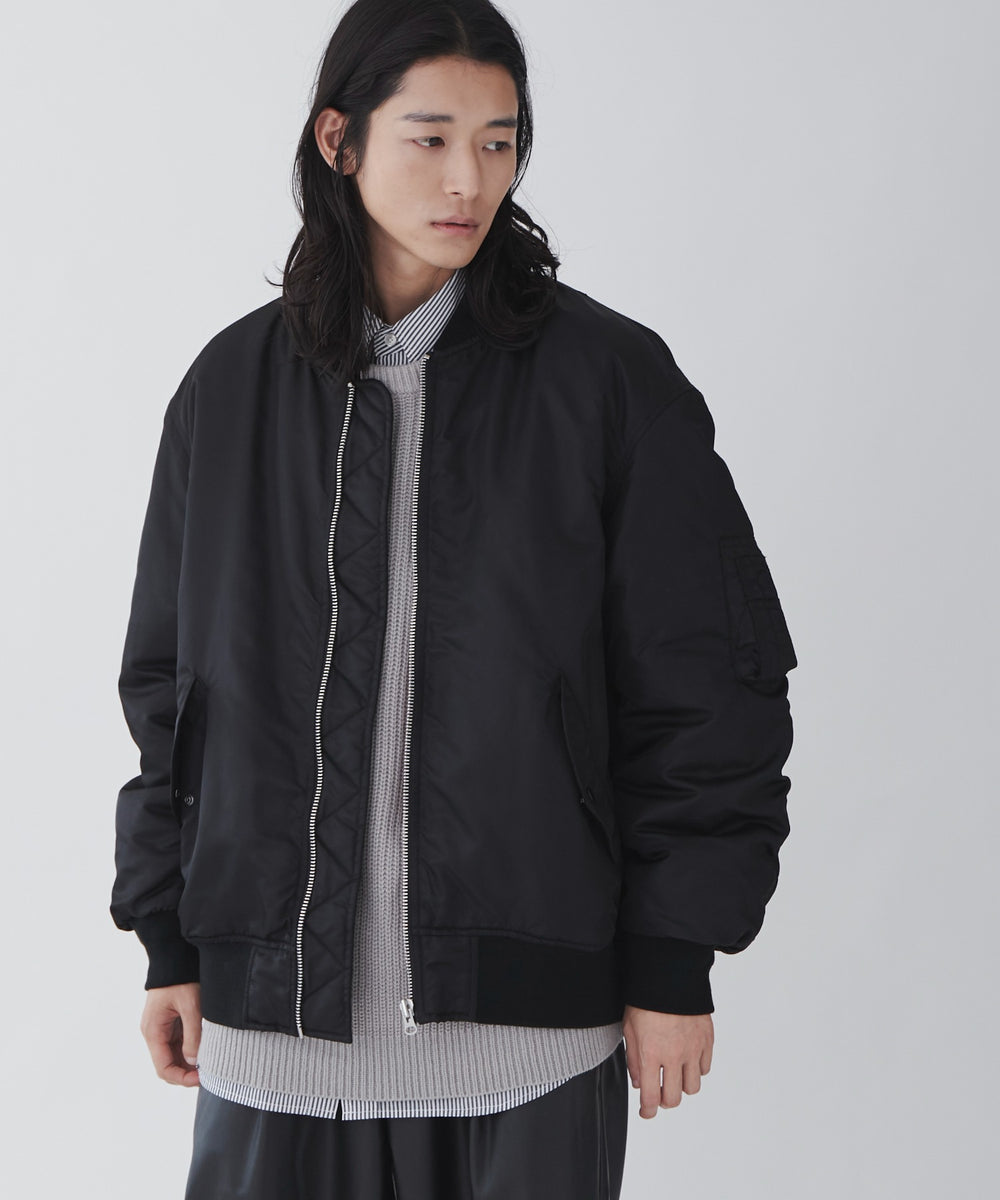 ブラック モデル：181cm L着用