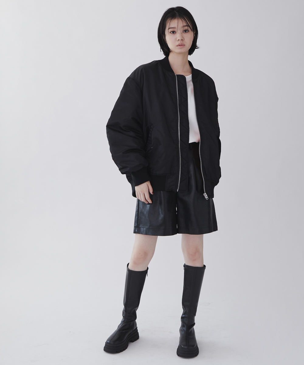 ブラック モデル：170cm M着用