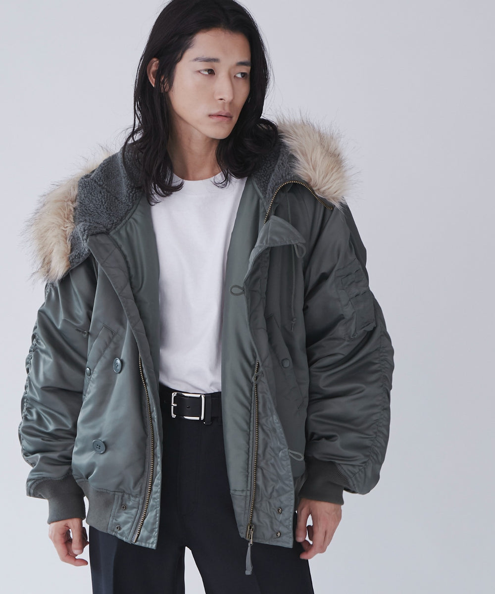 カーキ モデル：181cm L着用