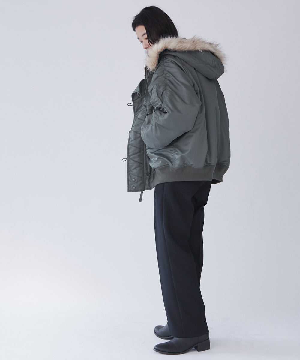 カーキ モデル：181cm L着用