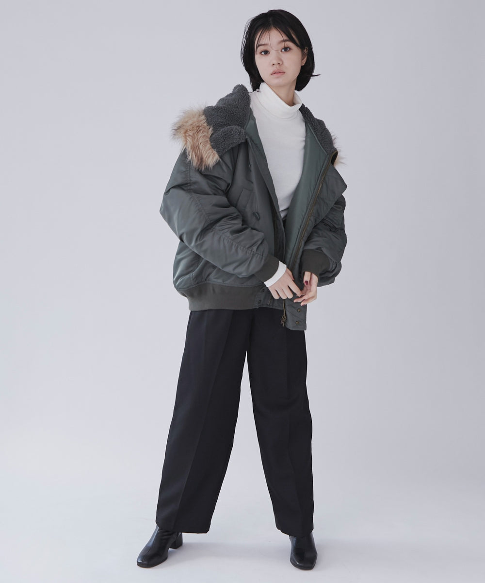 カーキ モデル：170cm M着用