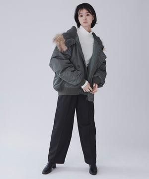 カーキ モデル：170cm M着用