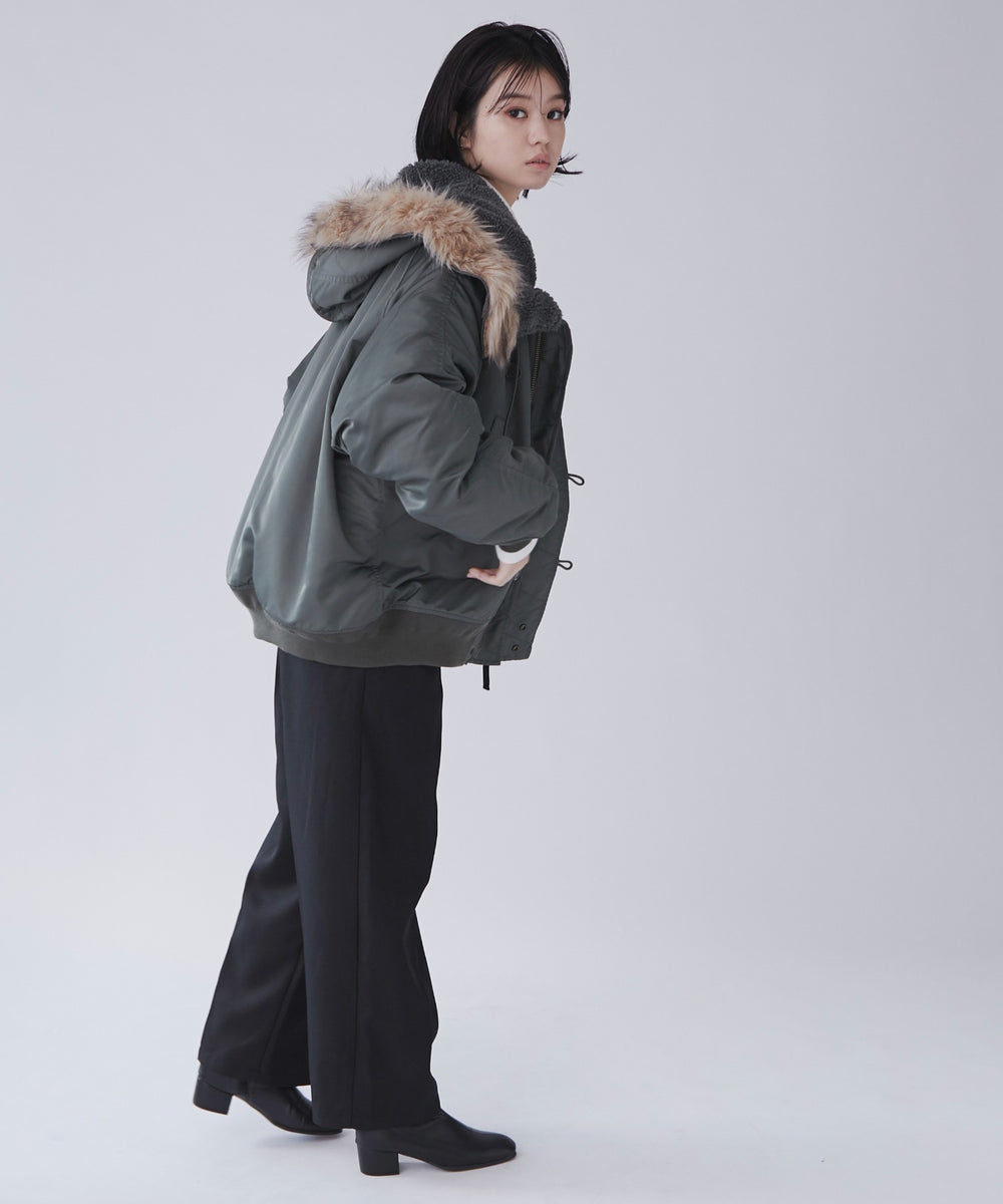 カーキ モデル：170cm M着用