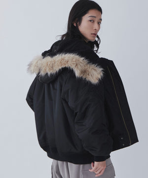 ブラック モデル：181cm L着用