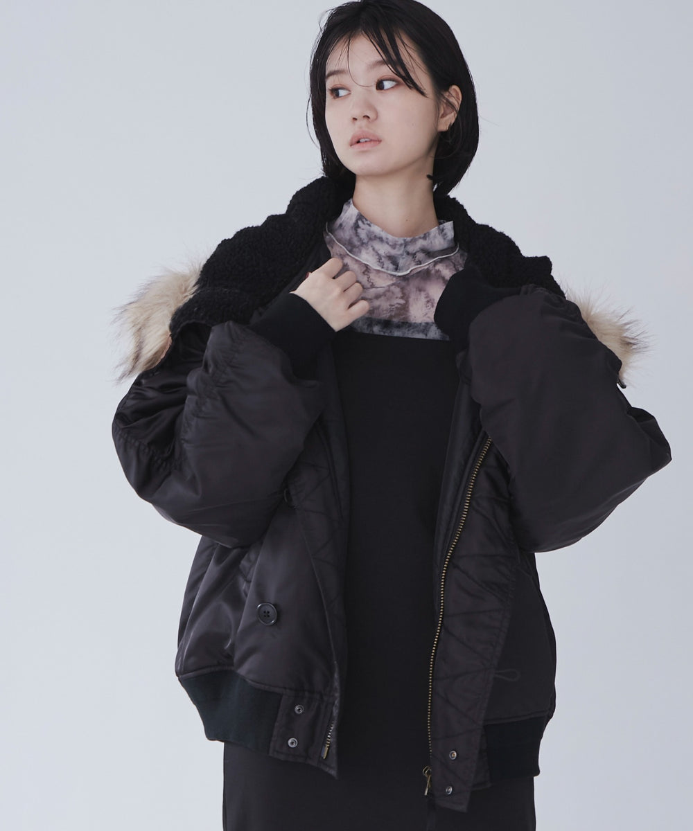 ブラック モデル：170cm M着用