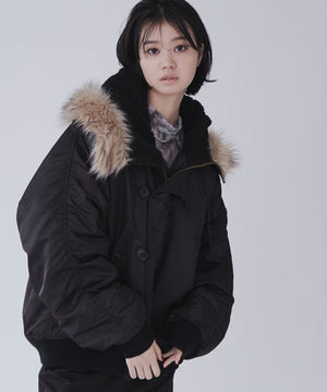 ブラック モデル：170cm M着用