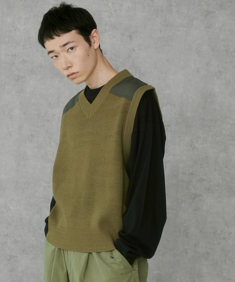 カーキ モデル：183cm L着用