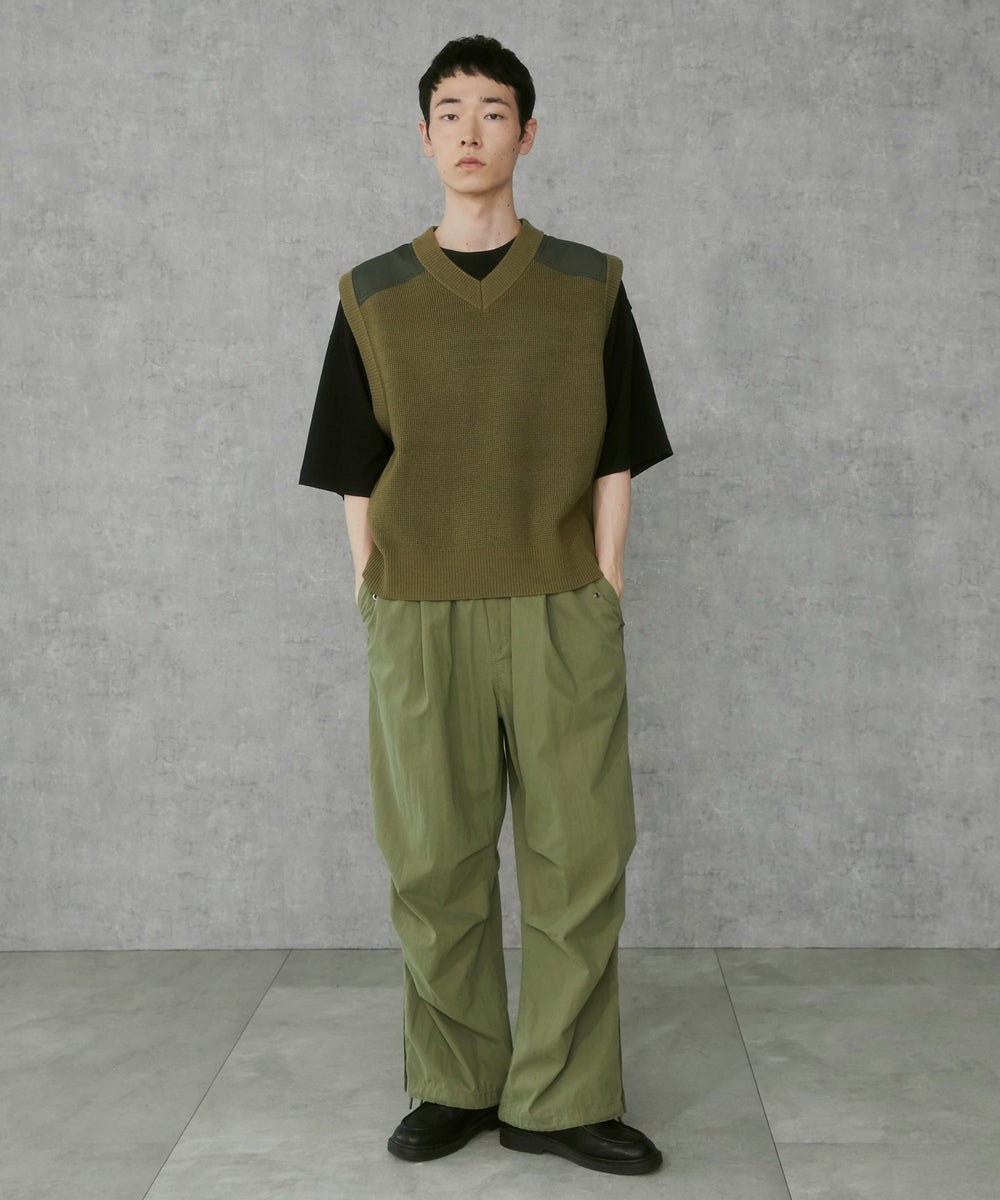 カーキ モデル：183cm L着用