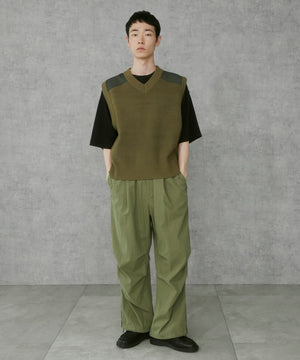 カーキ モデル：183cm L着用