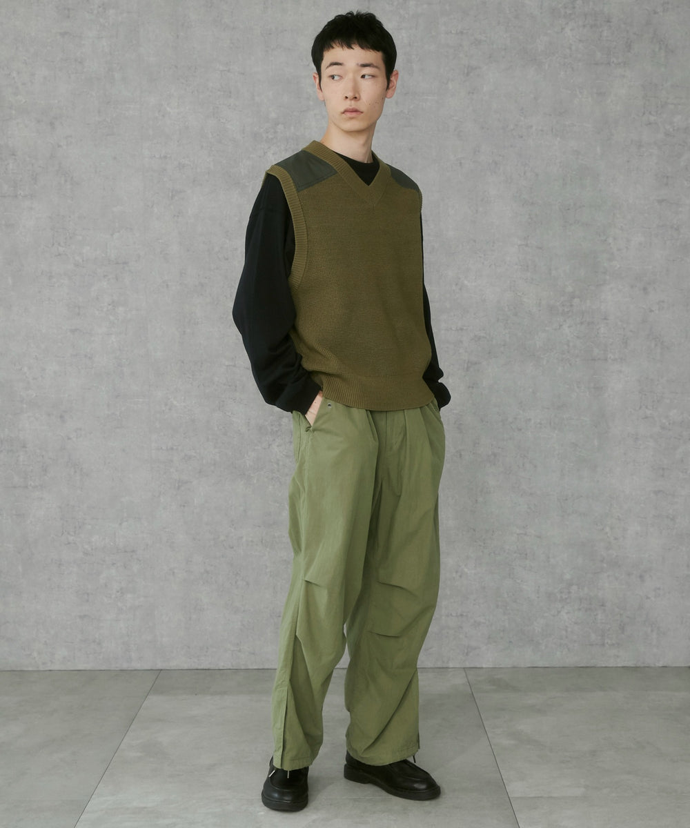 カーキ モデル：183cm L着用