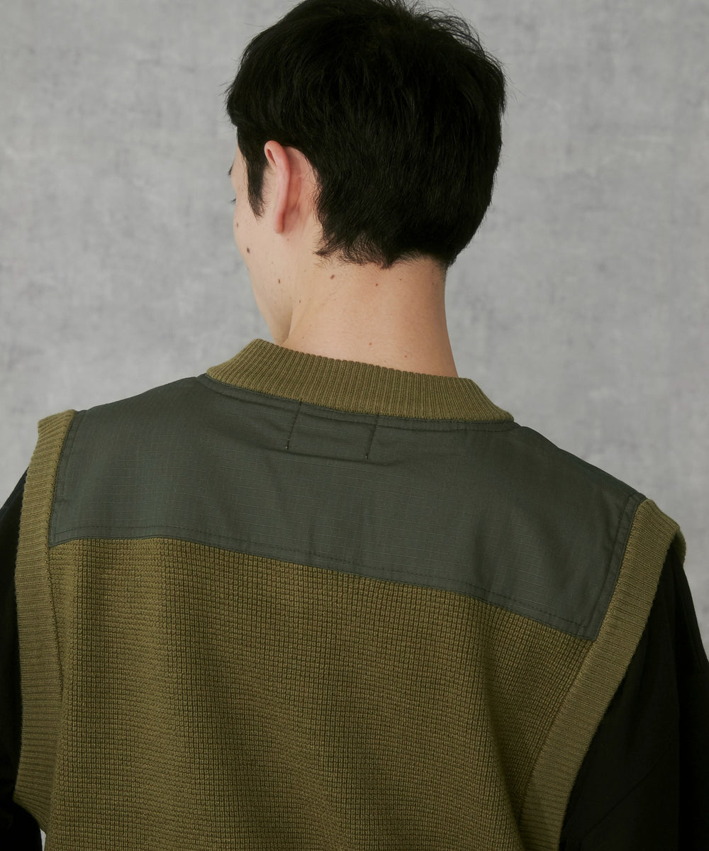 カーキ モデル：183cm L着用