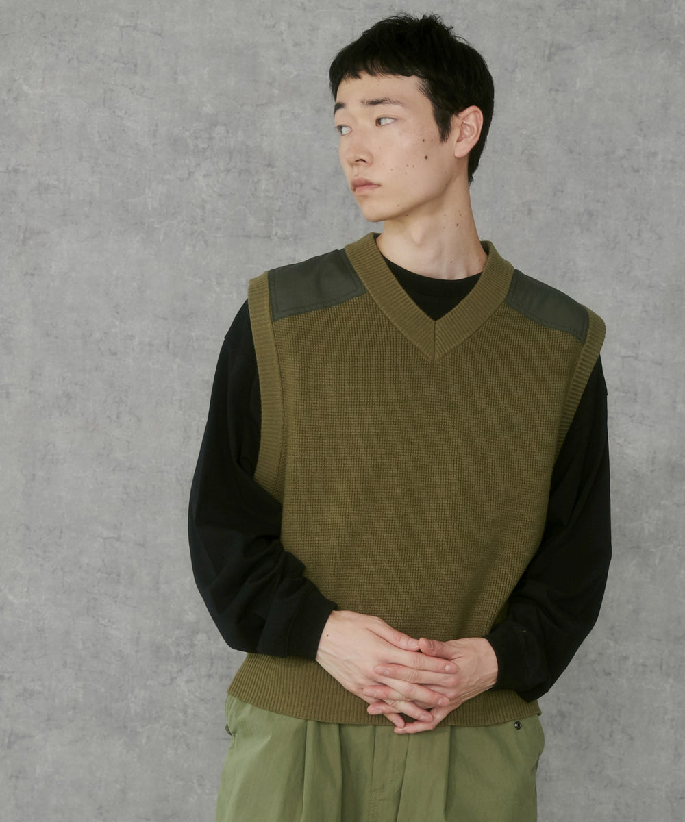 カーキ モデル：183cm L着用