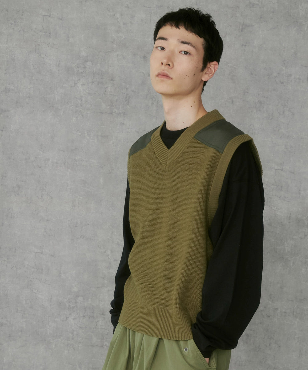 カーキ モデル：183cm L着用