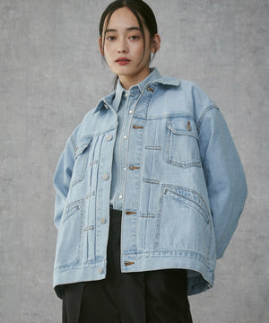 デニム淡加工 モデル：168cm M着用