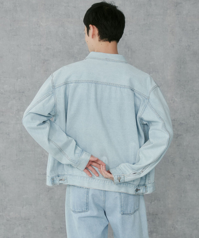 デニム淡加工　モデル:183cm L着用