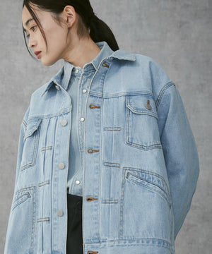 デニム淡加工 モデル：168cm M着用