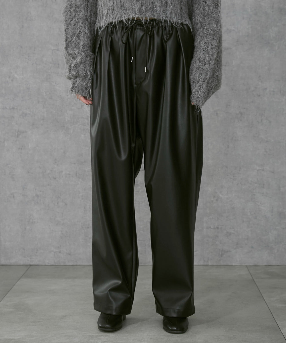 ブラック モデル：168cm M着用